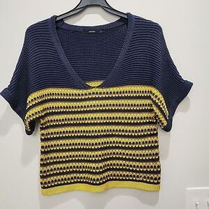 Vertigo‎ Knit Top Size Large Navy Yellow Striped Short Sleeve V-Neck Pullover